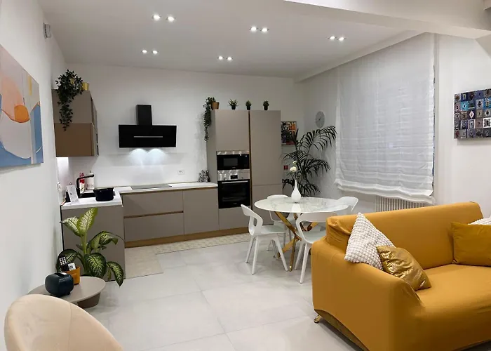 Rdhomes Falvo, Vomero