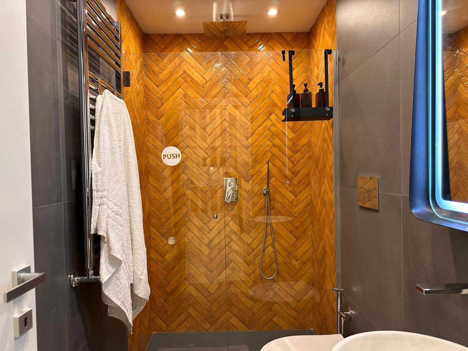 Rdhomes Falvo, Vomero Apartment *